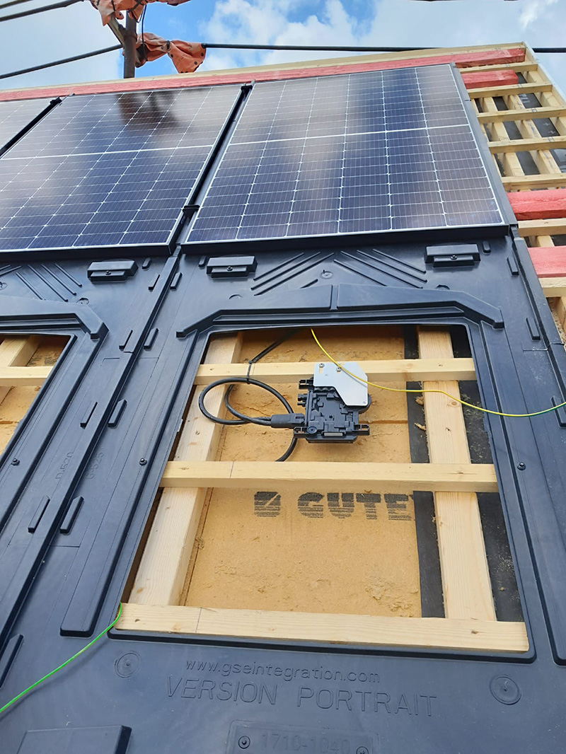 Integrierte Photovoltaik: Creaton PV-Vario System, Höfingen, Bild 3