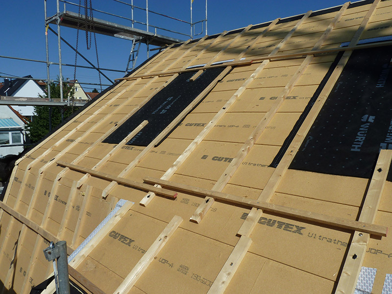 Mansardendach Neubau Mehrfamilienhaus, Höfingen